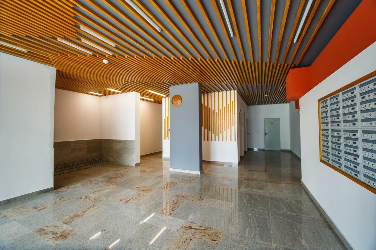 Spacious & Bright 2 Bedroom Central Apartment Oradea Exteriör bild